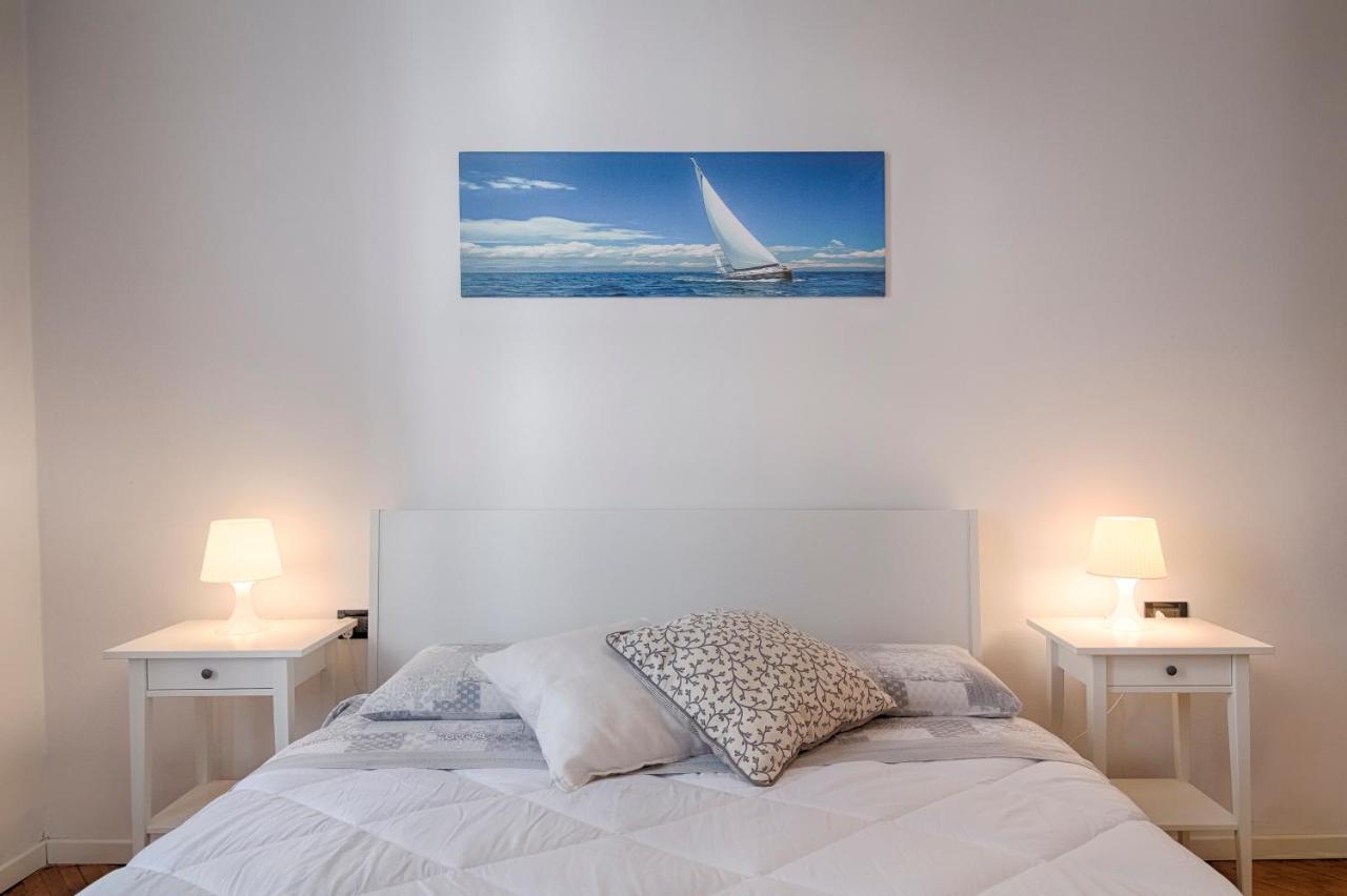 Mihaela Apartment - Charme Near The Station Trieste Bagian luar foto