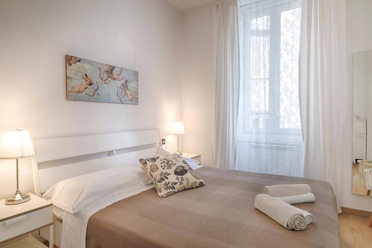 Mihaela Apartment - Charme Near The Station Trieste Bagian luar foto