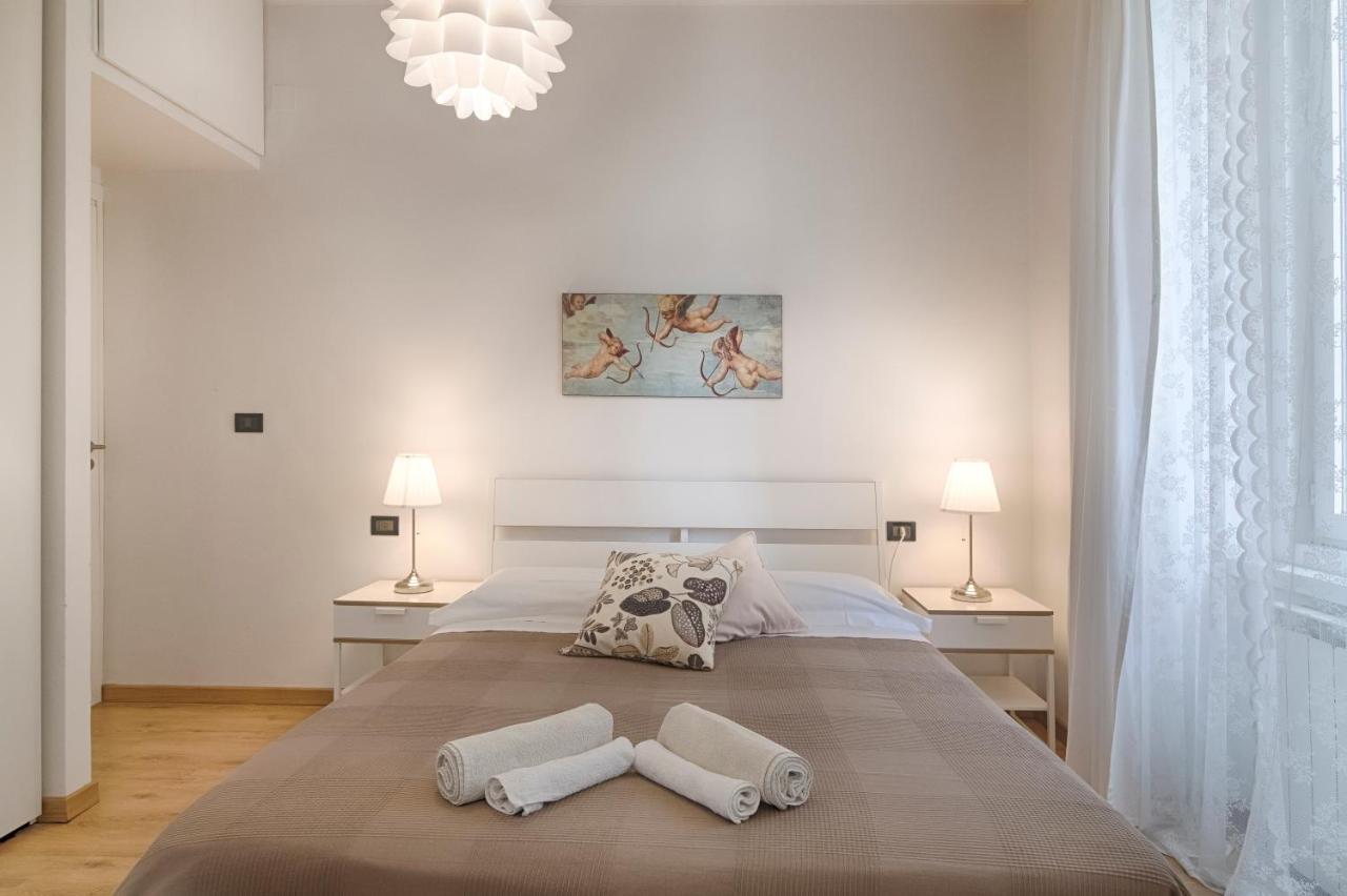 Mihaela Apartment - Charme Near The Station Trieste Bagian luar foto
