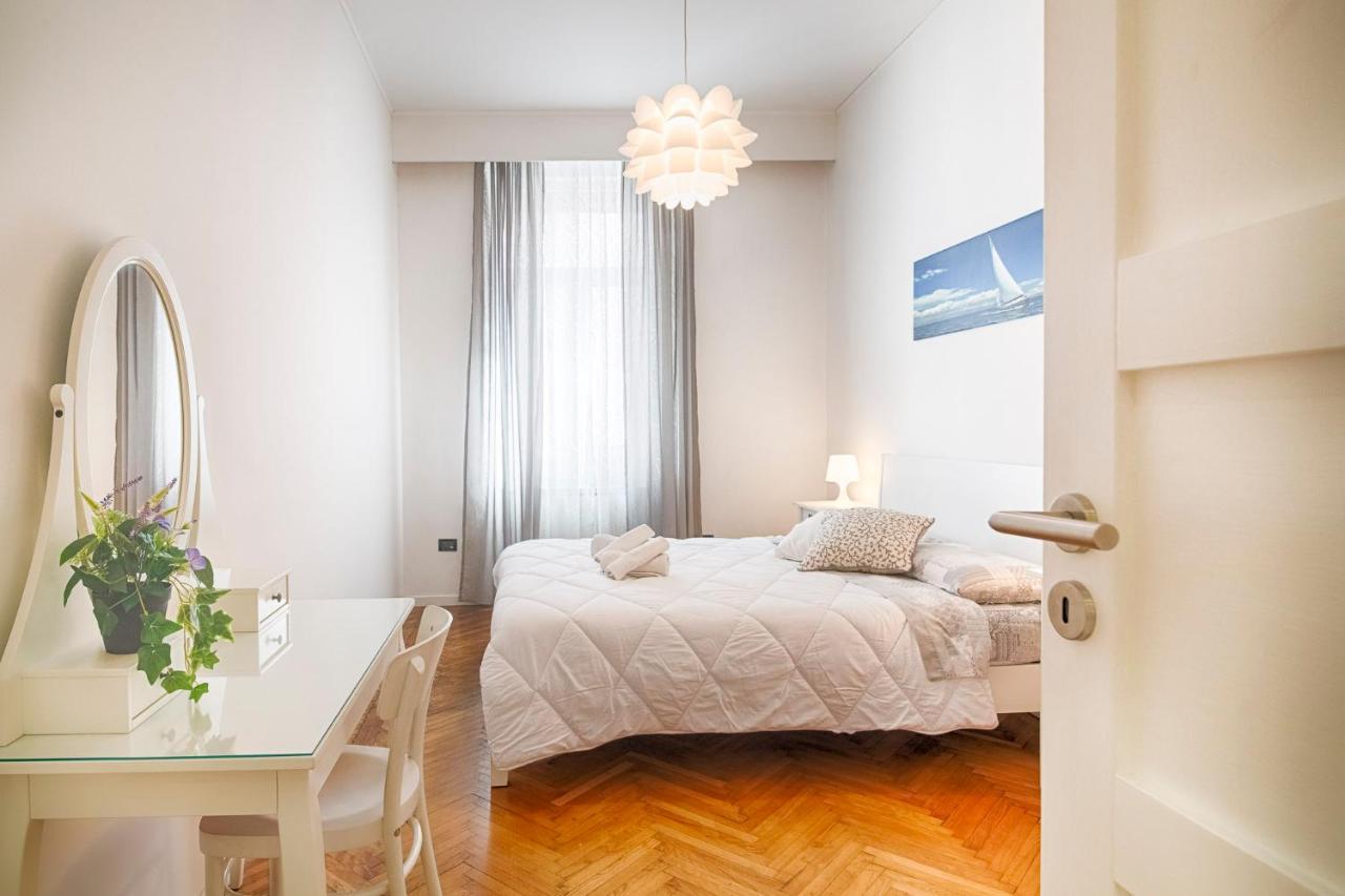 Mihaela Apartment - Charme Near The Station Trieste Bagian luar foto