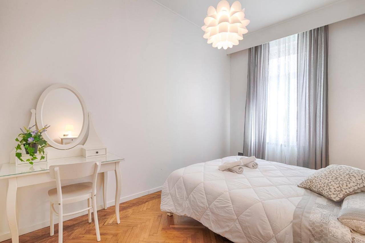 Mihaela Apartment - Charme Near The Station Trieste Bagian luar foto
