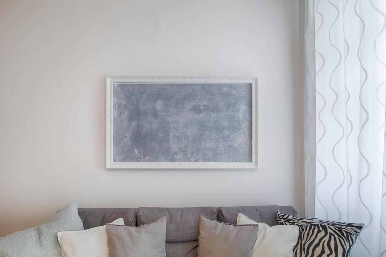 Mihaela Apartment - Charme Near The Station Trieste Bagian luar foto